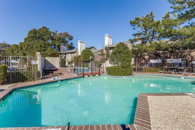 view of swimming pool