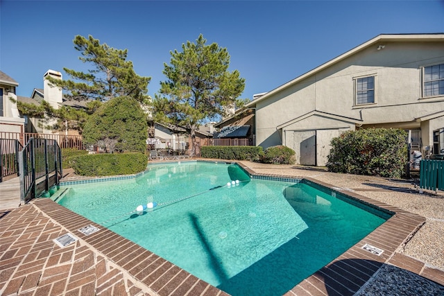 view of swimming pool