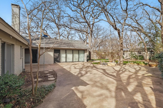 view of yard featuring a patio area