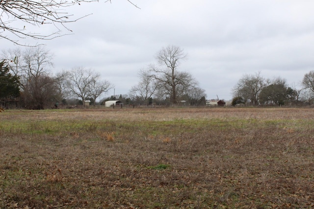 view of yard featuring a rural view