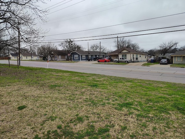 Listing photo 2 for 301 E Denton St, Ennis TX 75119