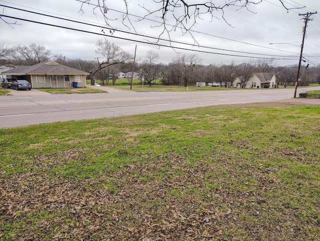 Listing photo 3 for 301 E Denton St, Ennis TX 75119