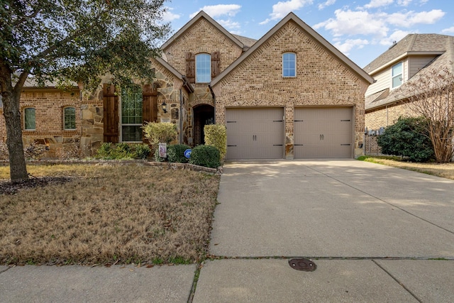 view of front property featuring a garage