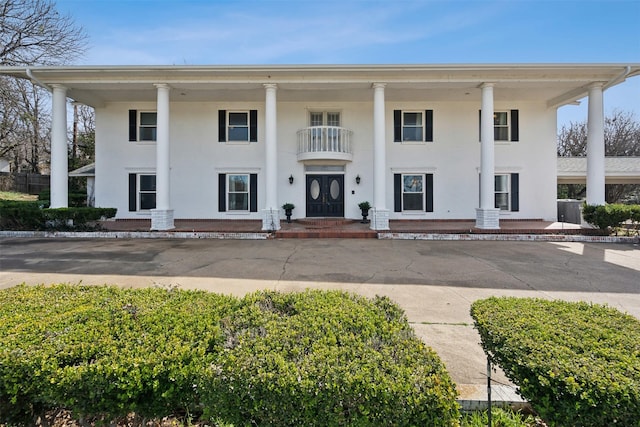 view of building exterior