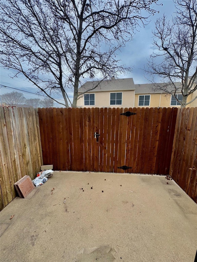 view of yard with a patio area