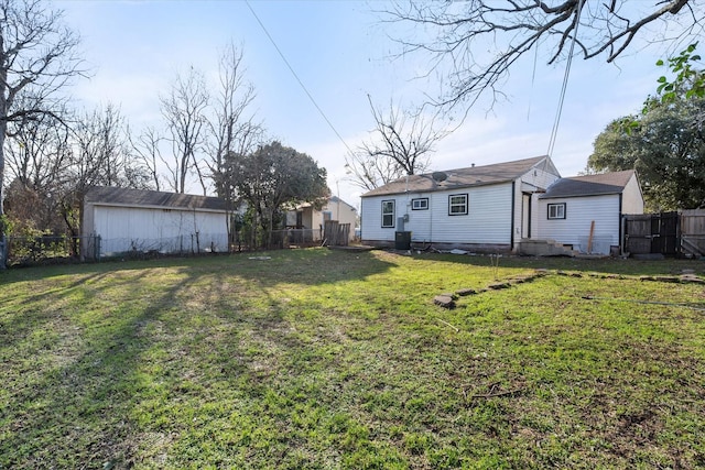 2717 Eagle Dr, Dallas, TX 75216 - view of yard