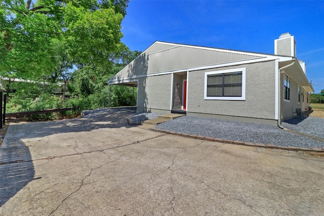 view of front of property