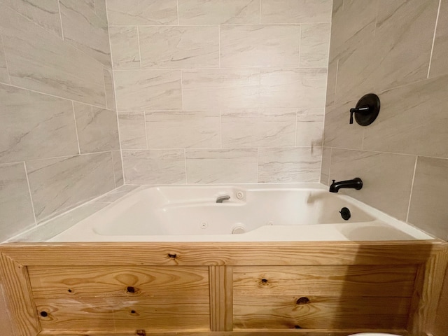 full bath featuring a combined bath / shower with jetted tub