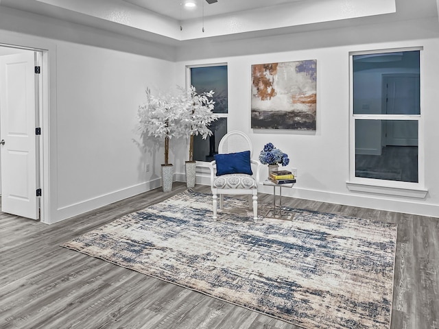 sitting room featuring recessed lighting, wood finished floors, a ceiling fan, and baseboards