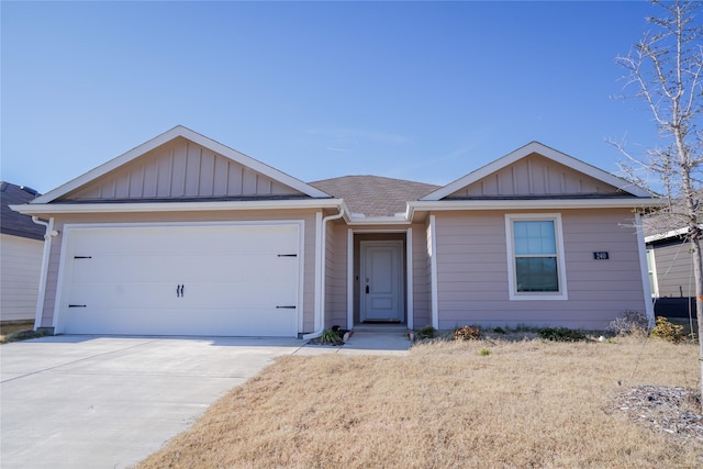 ranch-style home featuring a garage