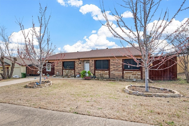 view of front of home with a front yard