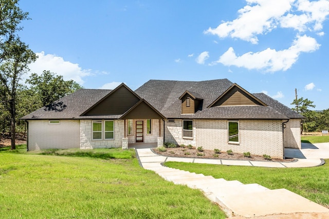 view of front of home with a front lawn