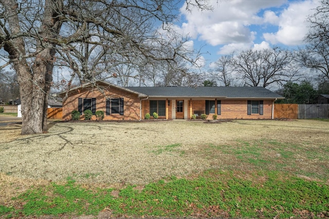 view of front of home with a front lawn