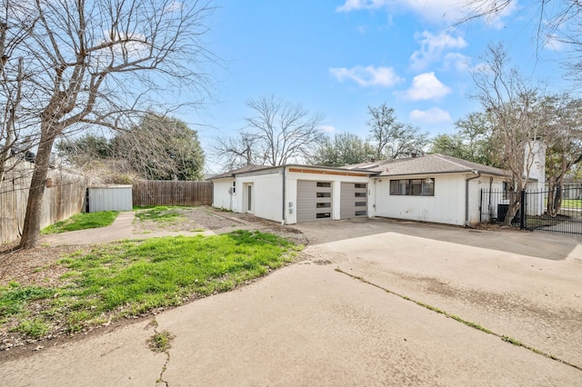 single story home with a garage