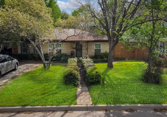 417 Athenia Dr, Fort Worth, TX 76114 - ranch-style house featuring a front yard
