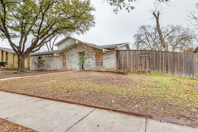 view of front of property