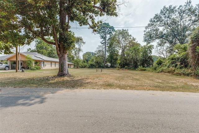 Listing photo 3 for 611 Red Springs Ave, Mount Pleasant TX 75455