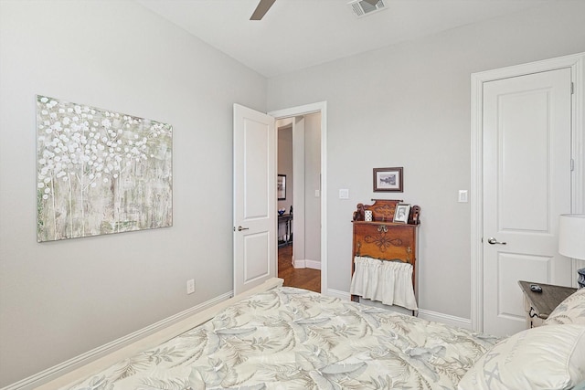 bedroom featuring ceiling fan