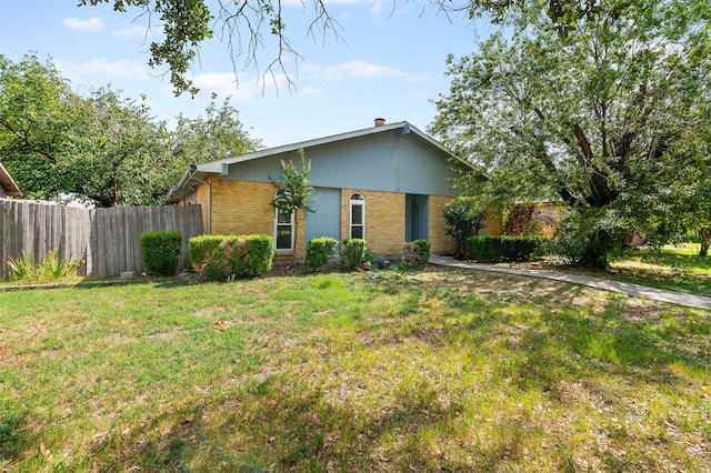 view of front of house with a front yard