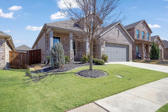 view of front of home featuring a front yard