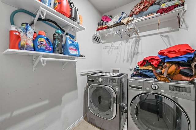 4424 Dashland Dr, Celina, TX 75009 - laundry area with washing machine and clothes dryer
