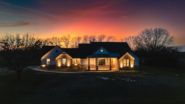 view of front of home with covered porch