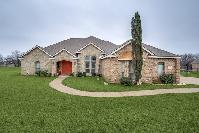 view of front of property with a front yard