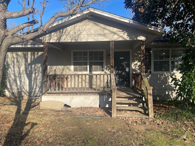 view of front of home featuring a porch