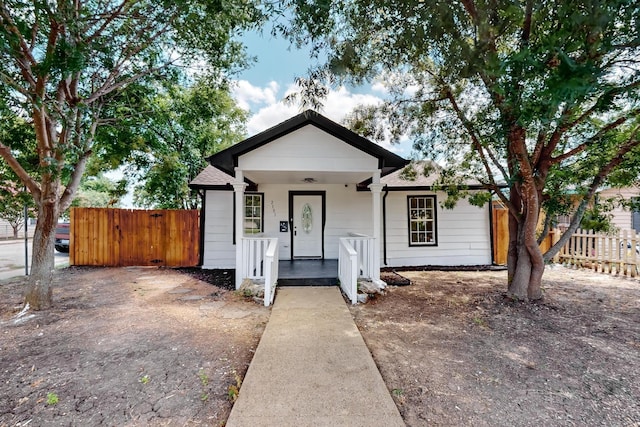 view of front facade with covered porch