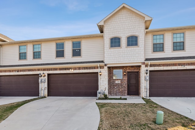 view of front facade with a garage