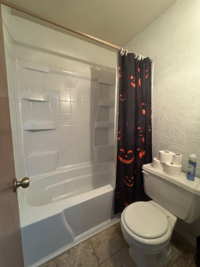 bathroom featuring shower / tub combo, a textured wall, toilet, tile patterned floors, and a textured ceiling