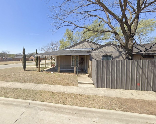 view of front of house featuring a porch