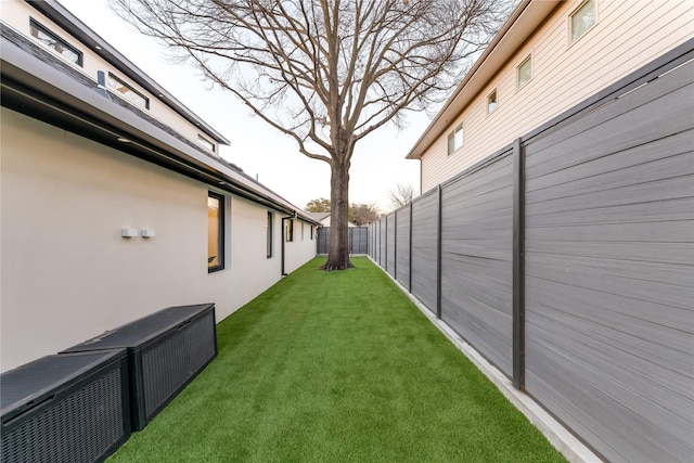 16912 Park Hill Dr, Dallas, TX 75248 - view of yard featuring a fenced backyard