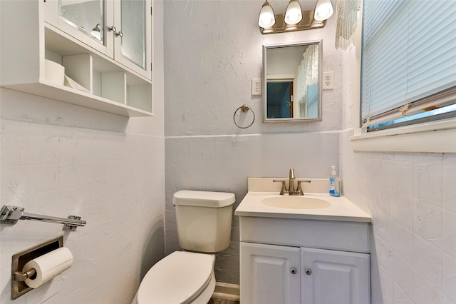205 Bedford Ct E, Bedford, TX 76022 - bathroom with toilet and vanity