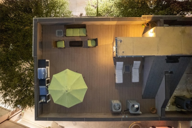 2111 Albany St, Dallas, TX 75201 - balcony featuring a sink, area for grilling, outdoor dining space, a city view, and an outdoor kitchen