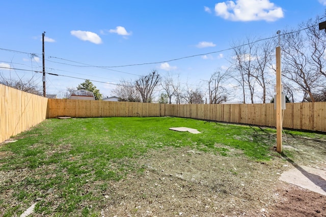 3721 Stuart Dr, Fort Worth, TX 76110 - view of yard featuring a fenced backyard