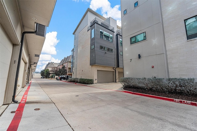 3200 Ross Ave Unit 40, Dallas, TX 75204 - view of property featuring driveway