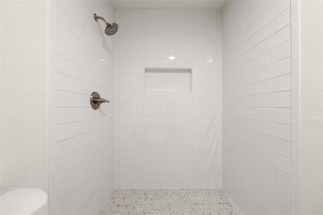 2209 9th St, Brownwood, TX 76801 - bathroom featuring tiled shower