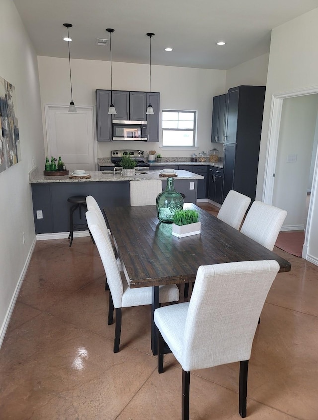 dining area featuring visible vents, baseboards, and recessed lighting