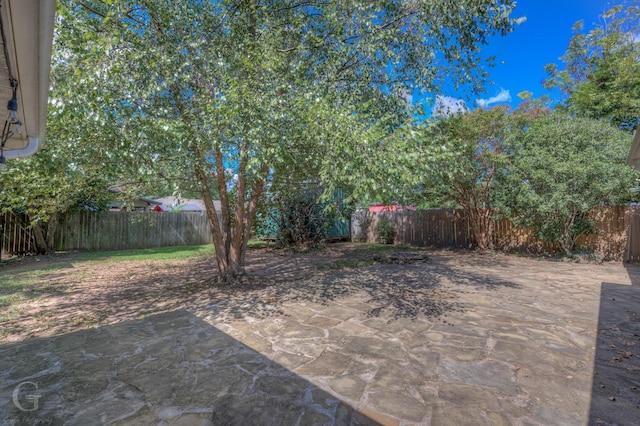 4606 Tibbs St, Shreveport, LA 71105 - fenced backyard featuring a patio area
