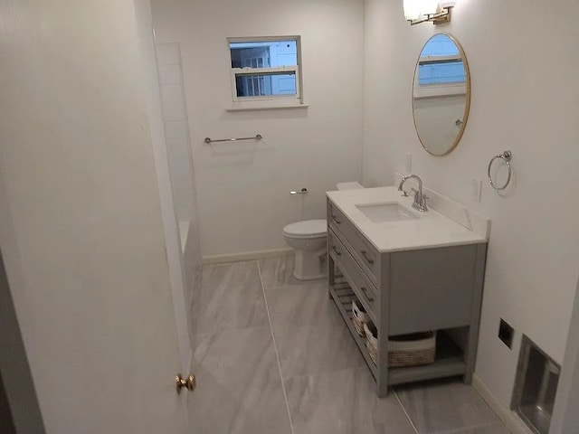 full bathroom with a shower, visible vents, toilet, vanity, and baseboards