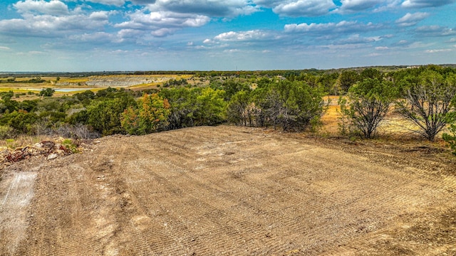 view of yard featuring a rural view