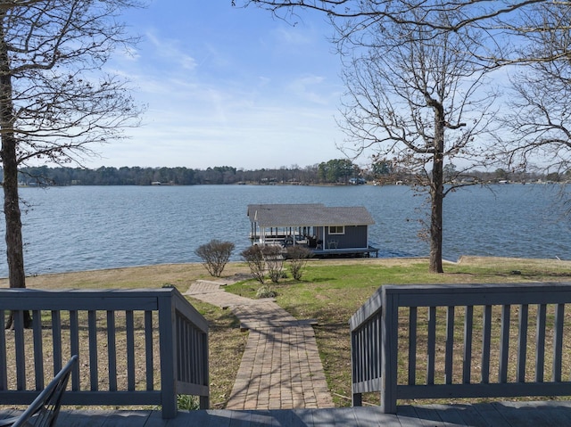 view of yard with a water view