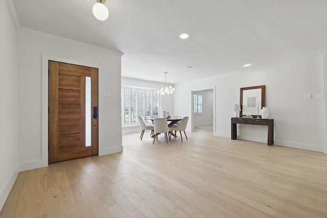 dining area featuring visible vents, baseboards, light wood-style floors, a chandelier, and recessed lighting