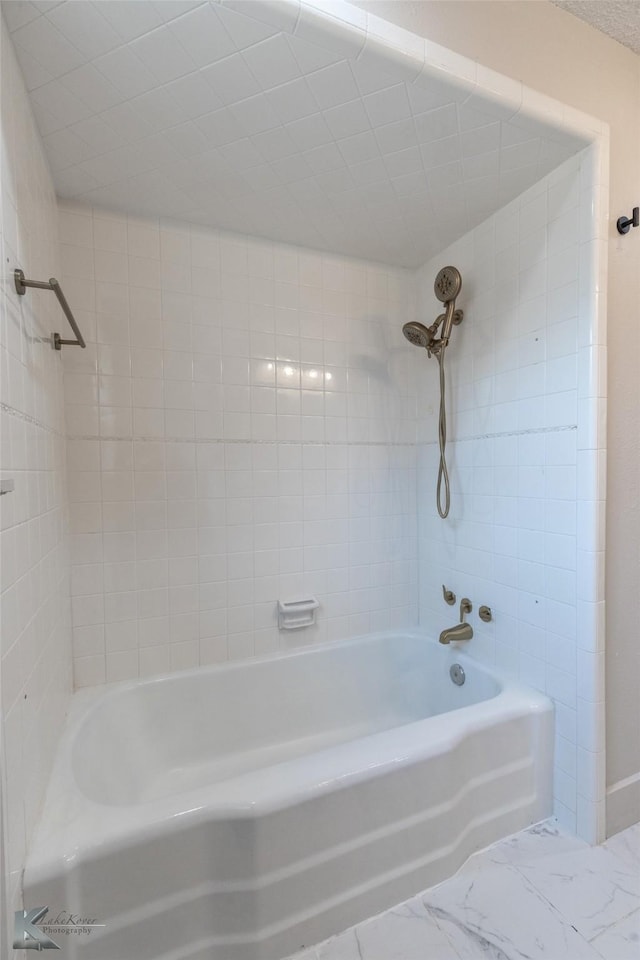 full bath with bathtub / shower combination