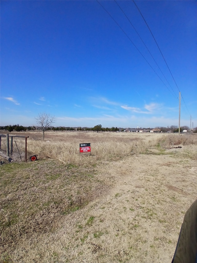 Listing photo 2 for 711 Robinett Rd, Waxahachie TX 75165