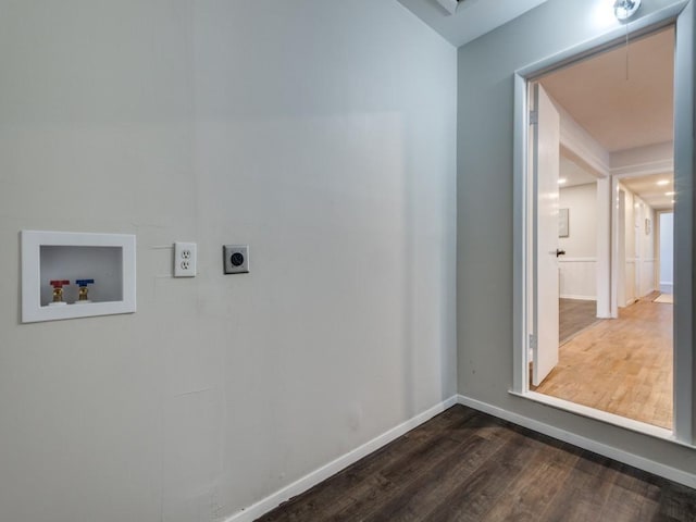 laundry room featuring hookup for a washing machine, dark wood-type flooring, hookup for an electric dryer, laundry area, and baseboards