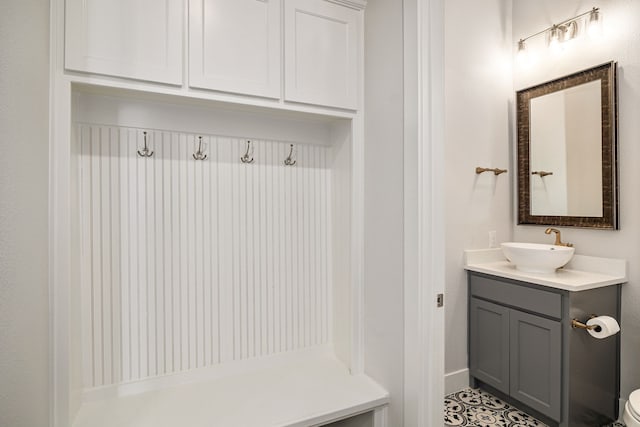 mudroom featuring a sink