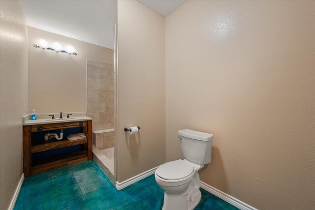 bedroom featuring a ceiling fan and baseboards