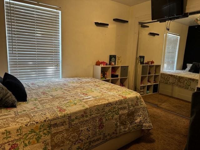 bedroom with carpet flooring